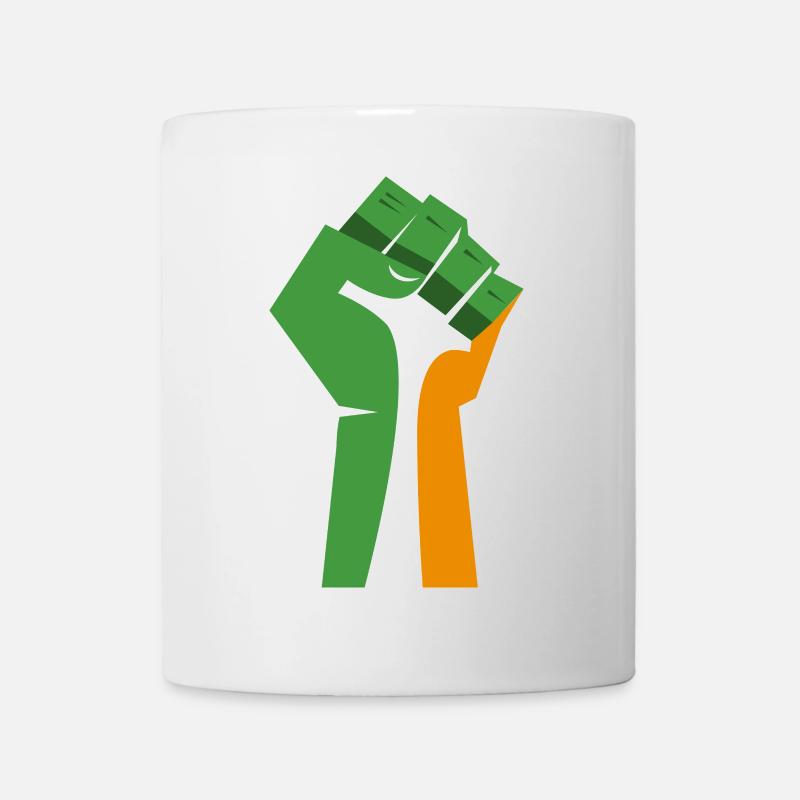 Le poing levé (vert, blanc, orange) - Mug blanc - blanc