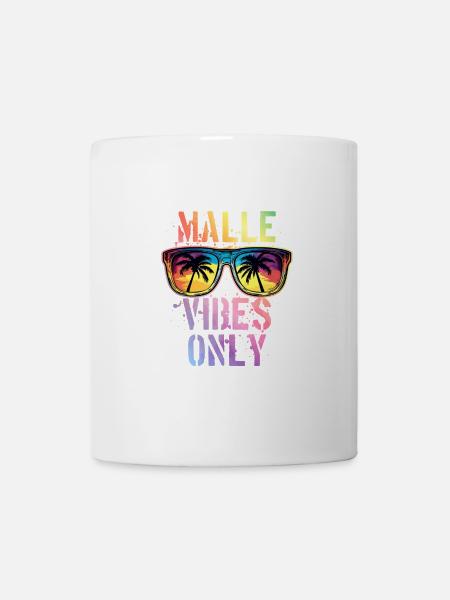 Malle Vibes Spruch Mallorca - Tasse - Weiß