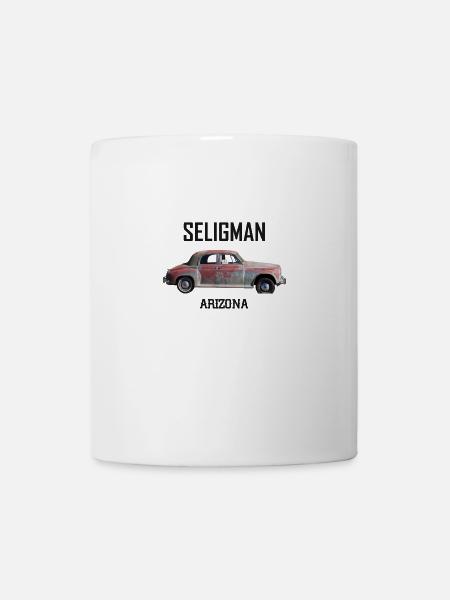 Old car in Seligman in Arizona, US Road 66 - Mug - white