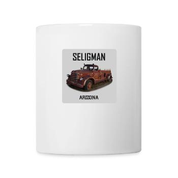 Old car in Seligman in Arizona, US Road 66 - Mug - white - Front