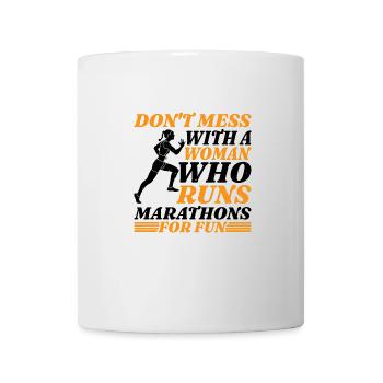Ne plaisantez pas avec une femme qui court des marathons 3 - Mug blanc - blanc - Devant