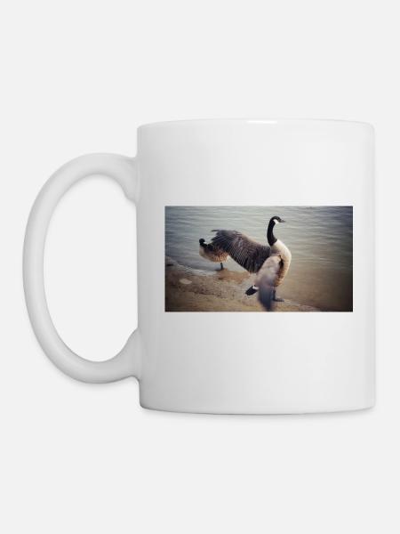 Large bird with outstretched wings - Mug - white