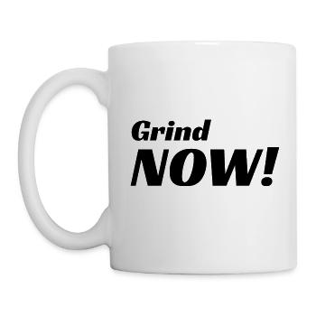GRIND NOW - Hustle T-shirt/Pullover/Cap - Tasse - Weiß - Links