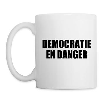 Demokratie in Gefahr - Tasse - Weiß - Links