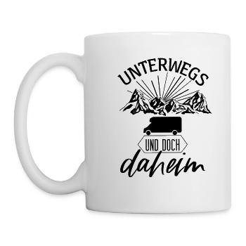 Unterwegs und doch daheim, schwarzer Schriftzug - Tasse - Weiß - Links