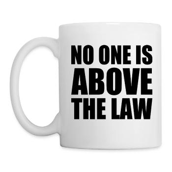no one is above the law - Mug blanc - blanc - Gauche
