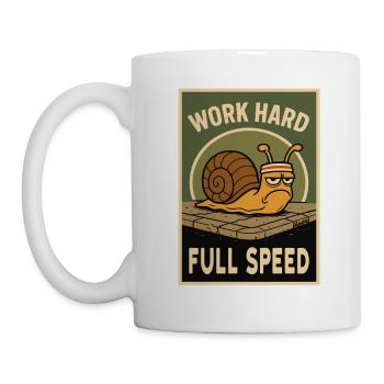 Schnecke mit Stirnband und Spruch in Retro-Optik - Tasse - Weiß - Links