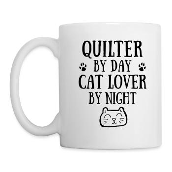 Quilter de jour. Amoureux des chats la nuit. - Mug blanc - blanc - Gauche