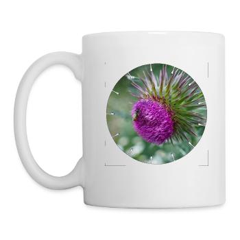 Die Distelblüte wird oft als Unkraut verschrien - Tasse - Weiß - Links