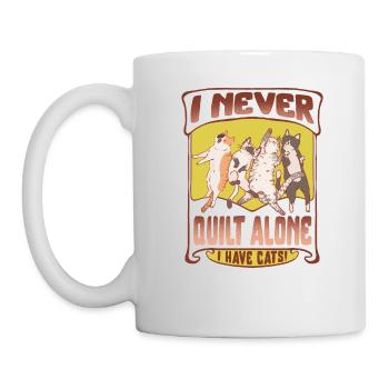 Chemise matelassée, je ne couds jamais seule j’ai des chats, - Mug blanc - blanc - Gauche