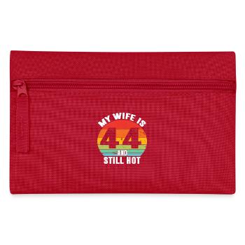 Ma femme a 44 ans et est toujours chaude, j’adore ma jolie femme - Trousse - rouge - Devant