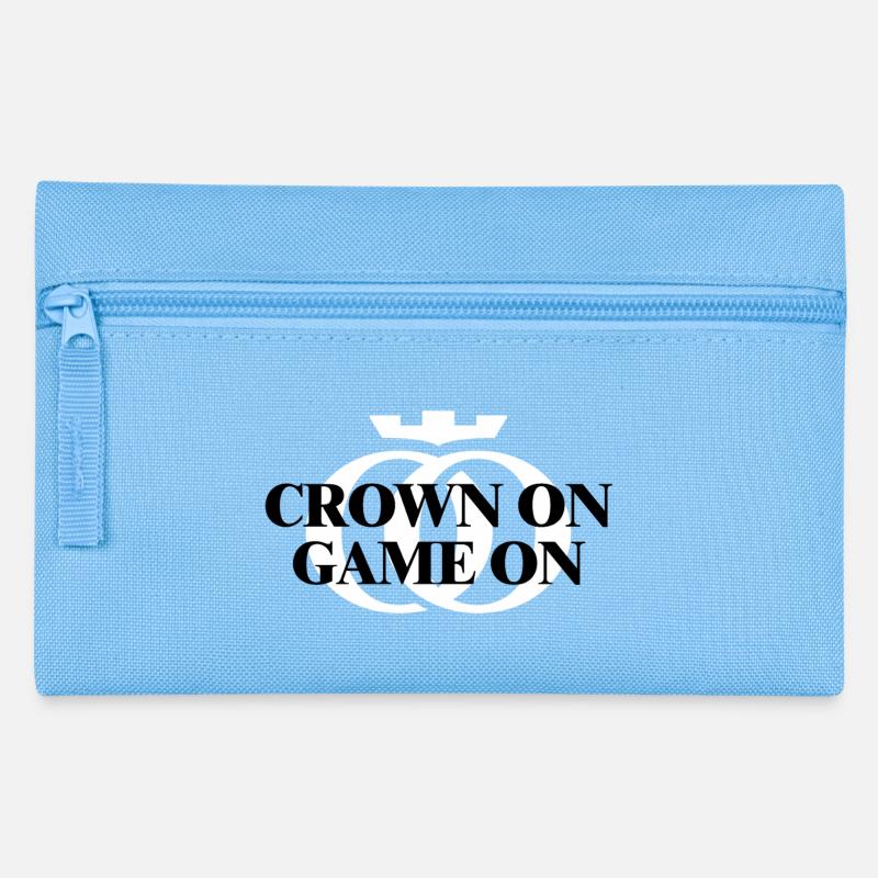 KRONE AUF. DAS SPIEL GEHT WEITER. Oppoline Kollektion - Federtasche - Hellblau