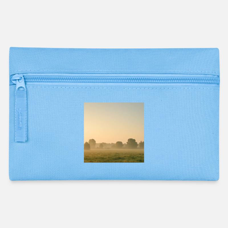 Brouillard matinal sur la prairie dorée - Trousse - bleu clair