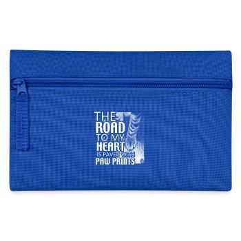 La route A mon Heard est dallée avec des copies de patte - Trousse - bleu royal - Devant