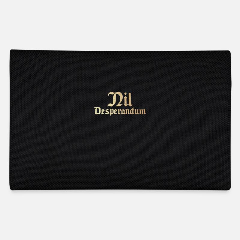 Nil Desperandum Federtasche