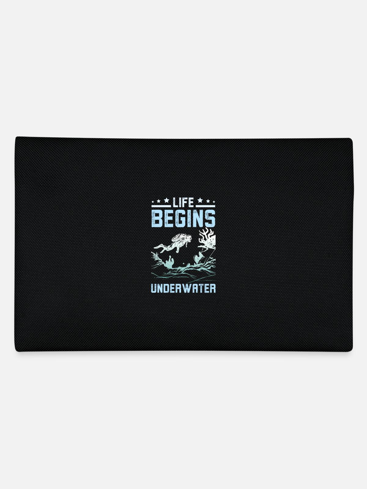 Life Begins underwater - Federtasche - Schwarz - Hinten
