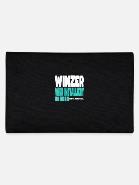 Winzer wird installiert - Federtasche - Schwarz - Hinten