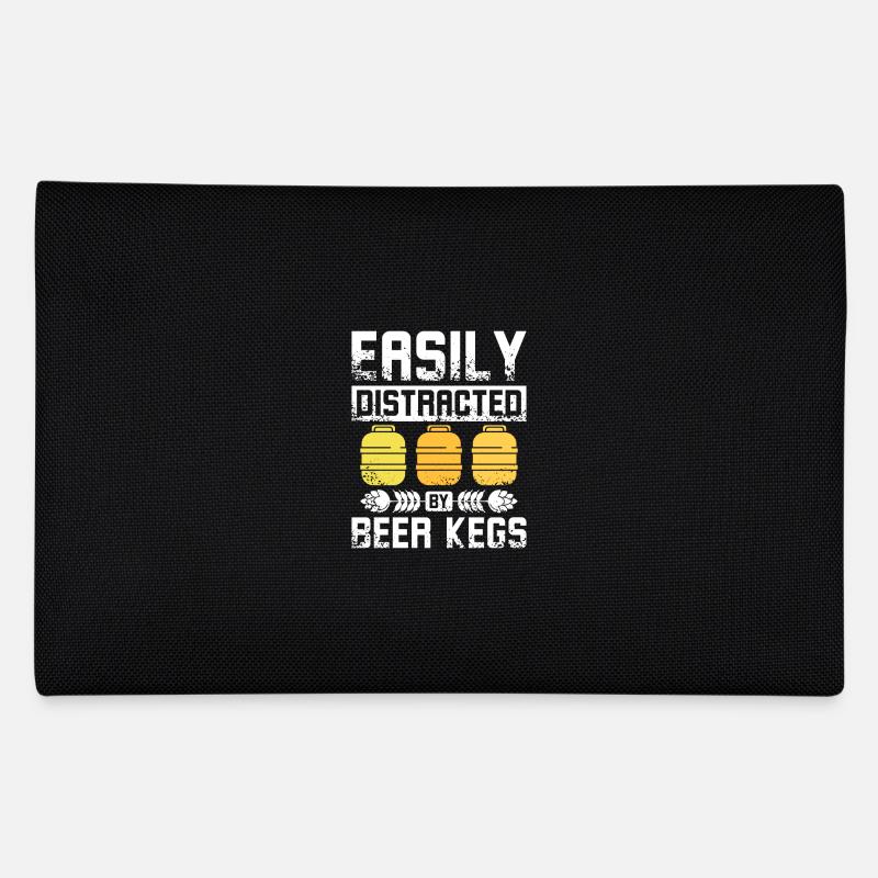 Easily distracted by beer kegs Federtasche