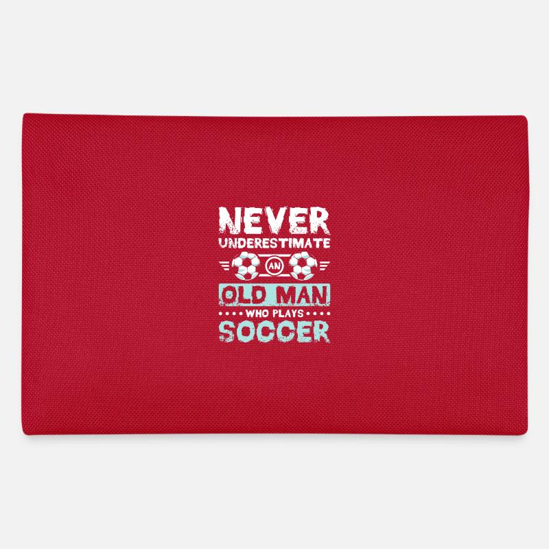 Never underastemate an old man who plays Soccer Federtasche