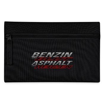Benzin im Blut, Asphalt im Herzen - Federtasche - Schwarz - Vorne