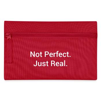 Not Perfect Just Real – Minimalistisches Statement - Federtasche - Rot - Vorne