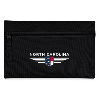 North Carolina Fan T-Shirt – Stylisch & Einzigarti - Federtasche - Schwarz - Vorne