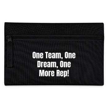 One Team, One Dream, One More Rep! - Federtasche - Schwarz - Vorne