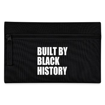 Built by black history - Federtasche - Schwarz - Vorne