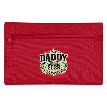 Papa seit 2025 – Proud Dad Design - Federtasche - Rot - Vorne
