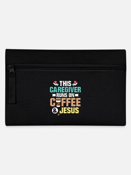 This Caregiver Runs On Coffee & Jesus Carer Caregi - Federtasche - Schwarz