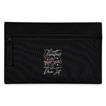 Never underestimate a girl with a drum set - Federtasche - Schwarz - Vorne