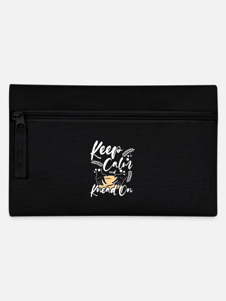 Baking bread, keep calm and kneed on - Federtasche - Schwarz