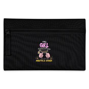 Dieses Mädchen hat hier seinen Master-Abschluss gemacht - Federtasche - Schwarz - Vorne