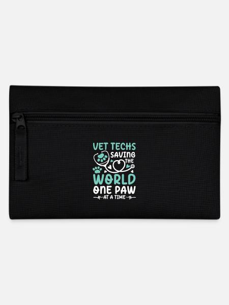 Vet Techs Saving The World One Paw At A Time - Federtasche - Schwarz