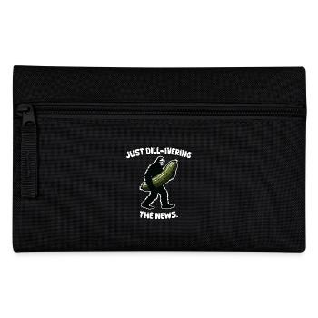 Just dill-ivering the news. Pickle Bigfoot Sasquat - Federtasche - Schwarz - Vorne