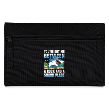 You’ve Got Me Between A Rock And A Shark Place - Federtasche - Schwarz - Vorne