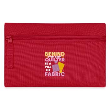 Behind Every Great Quilter Sewing Quilting - Federtasche - Rot - Vorne