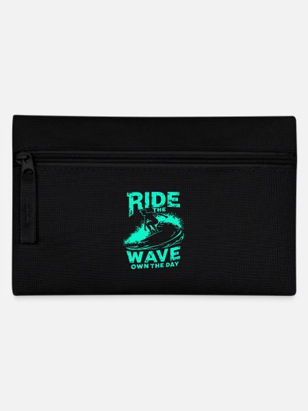 Surfer Ride the Wave – Own the Day Spruch - Federtasche - Schwarz