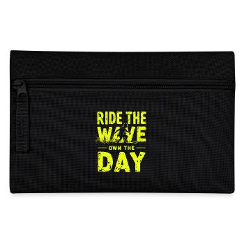 Surfer Ride the Wave – Own the Day Spruch - Federtasche - Schwarz - Vorne