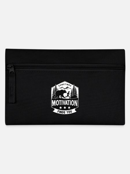 Motivation finds you – Bear Outdoor Adventure - Pencil Case - black