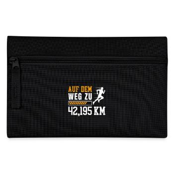 Läufer AUF DEM WEG ZU 42.195 KM Laufen Lustiges - Federtasche - Schwarz - Vorne