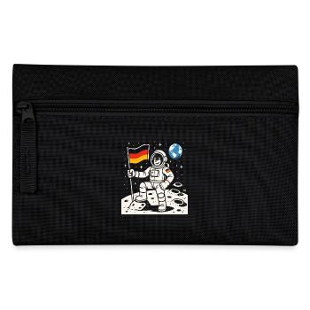 Abenteuerlustiger Astronaut Mit Deutscher Flagge - Federtasche - Schwarz - Vorne