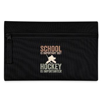 Schule ist wichtig, aber Eishockey ist noch wichtiger - Federtasche - Schwarz - Vorne