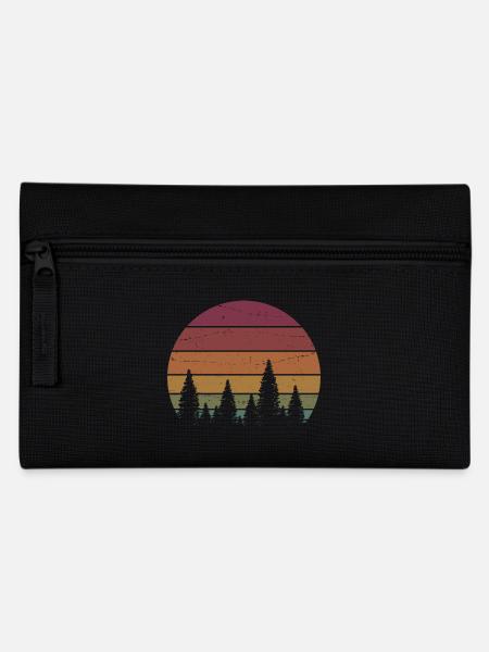 Retro Forest Mountains Wanderabenteuer Outdoor - Federtasche - Schwarz
