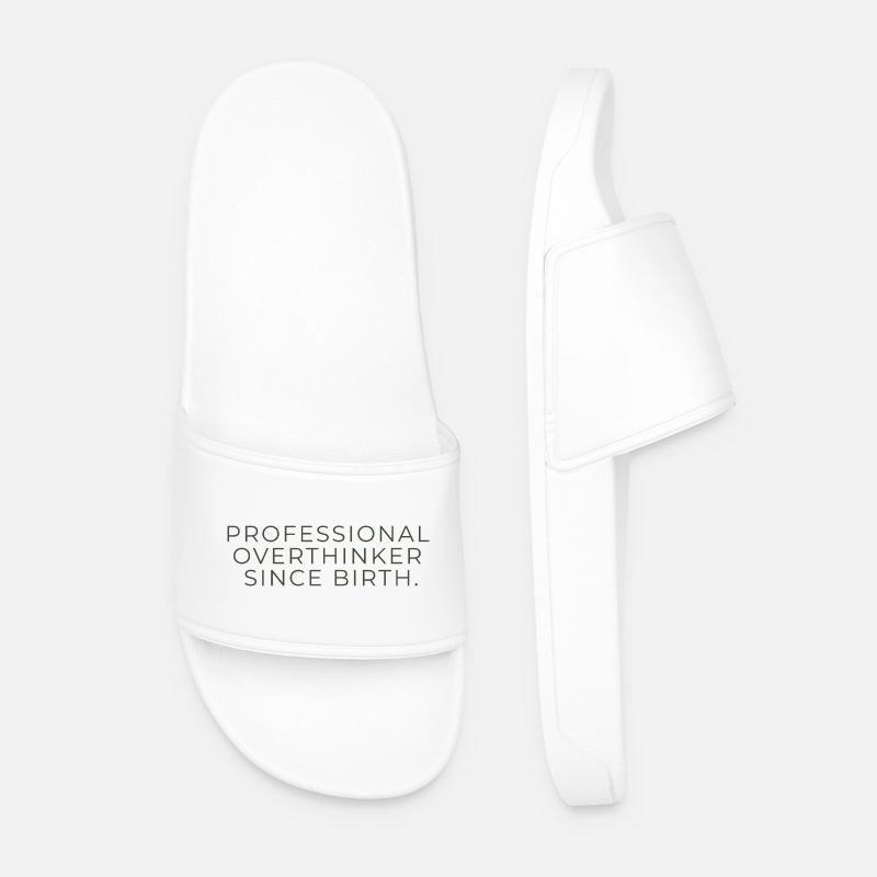 Professional Overthinker Since Birth – Minimalist - Männer Badelatschen - Weiß