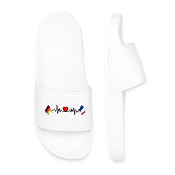 Cardio cardiaque avec drapeau de l’Allemagne et drapeau de la France - Claquettes Homme - blanc - Devant