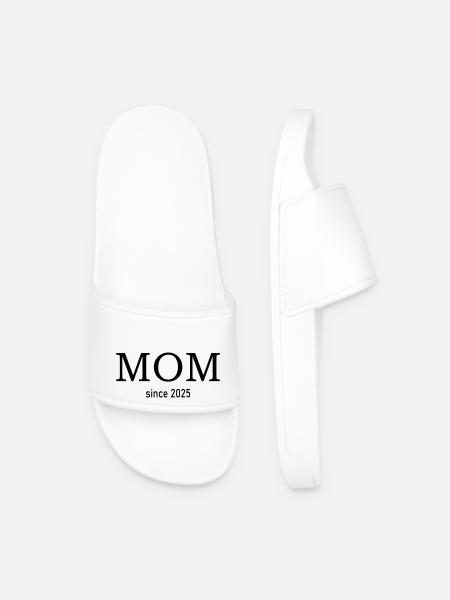 mom since 2025 - Men’s Pool Sliders - white