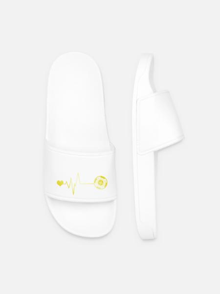 Roulette Pulse Heart - Men’s Pool Sliders - white