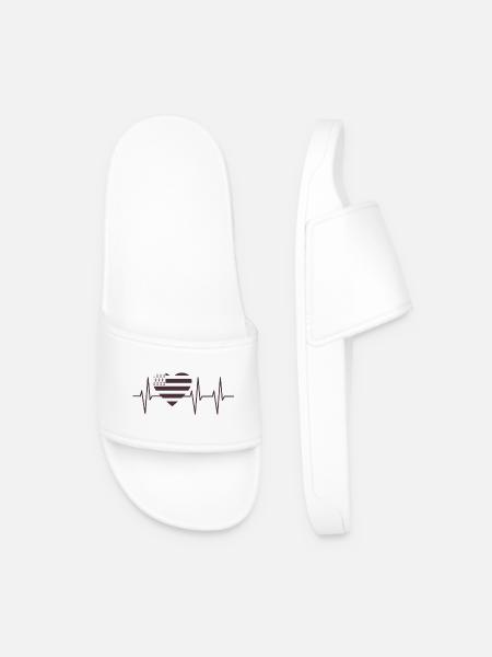 Brittany flag heartbeat - Men’s Pool Sliders - white