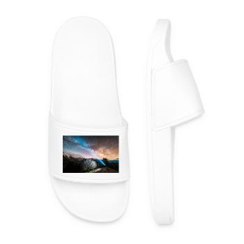 Man standing on field gazing the milky way - Men’s Pool Sliders - white - Front